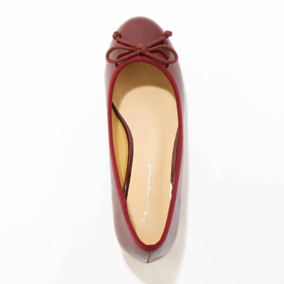 Ballerines plates vernies à noeud