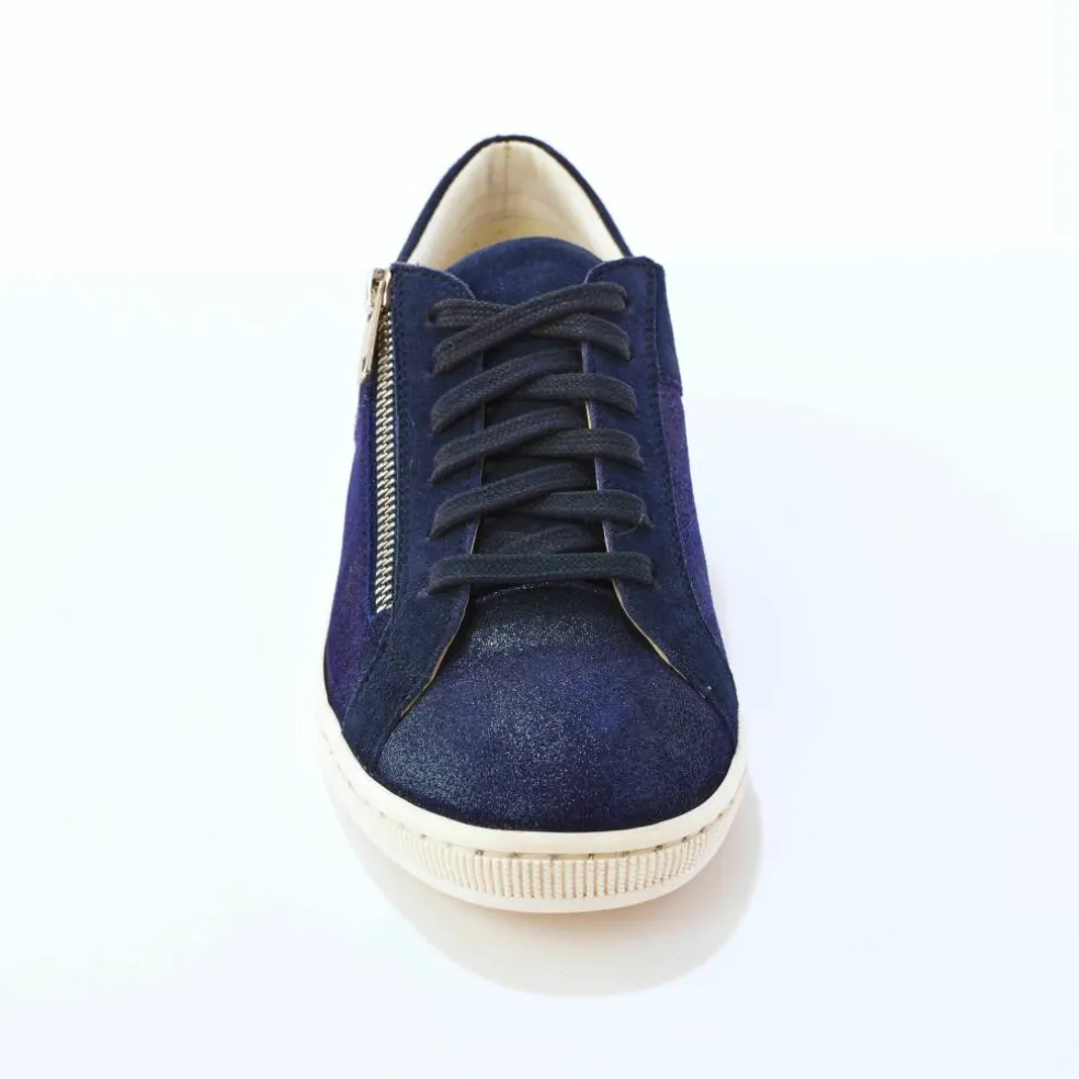 Basket basse zippée en cuir souple effet irisé