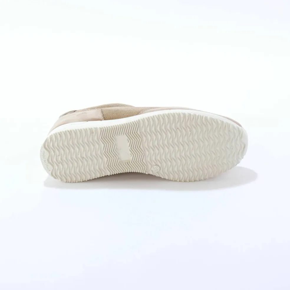 Baskets lacées spécial pieds sensibles, en tissu souple
