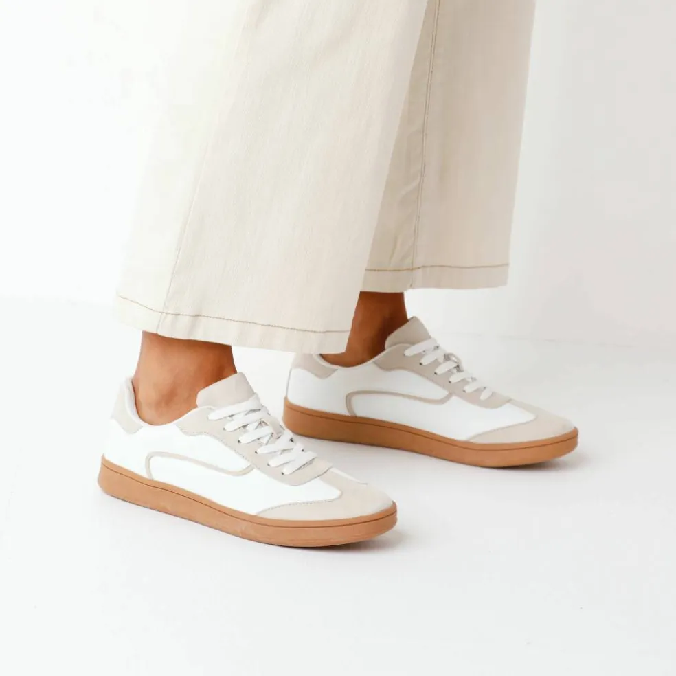Baskets à lacets