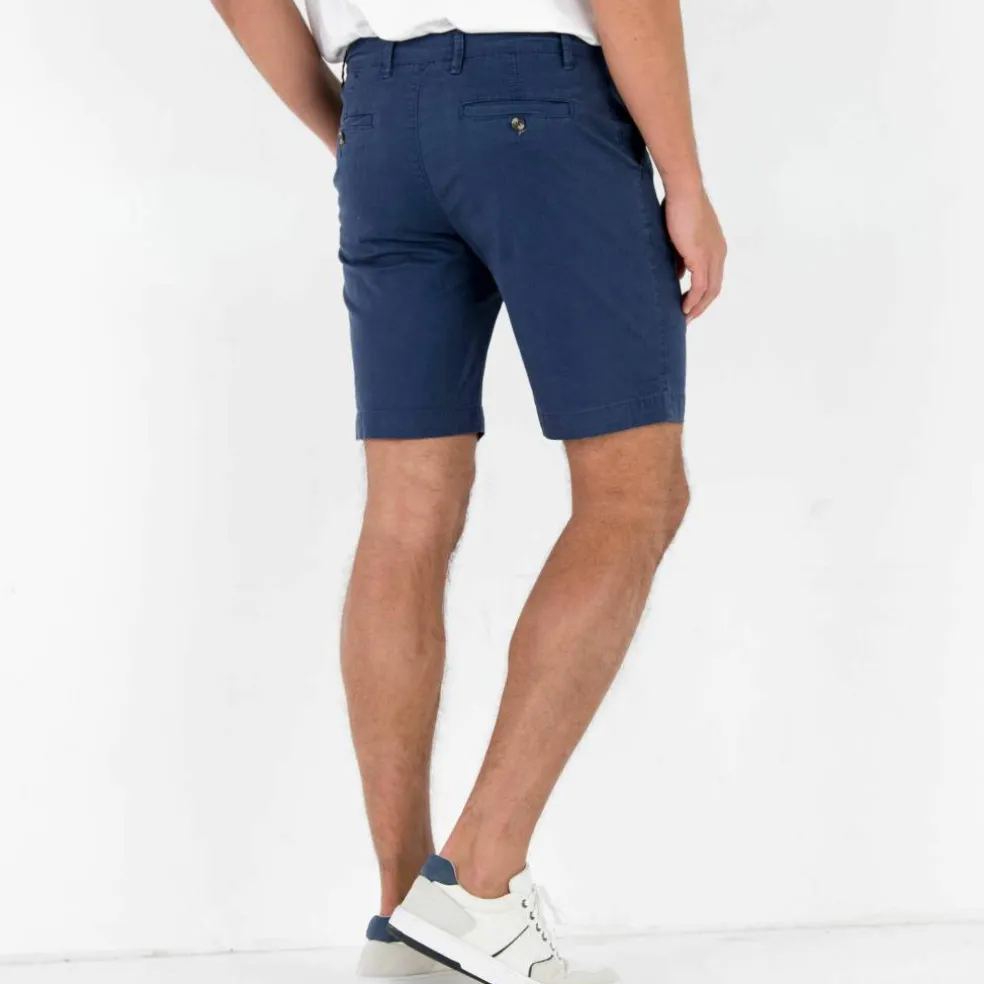 Bermuda chino arrondi sous le ventre