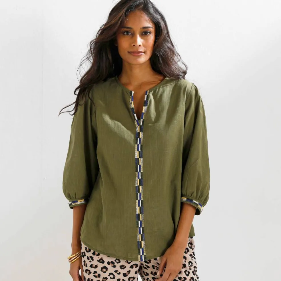 Blouse brodée en coton unie, manches 3/4