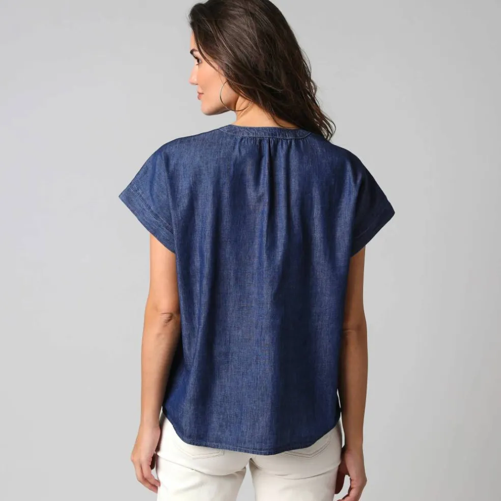 Blouse col V manches courtes denim léger