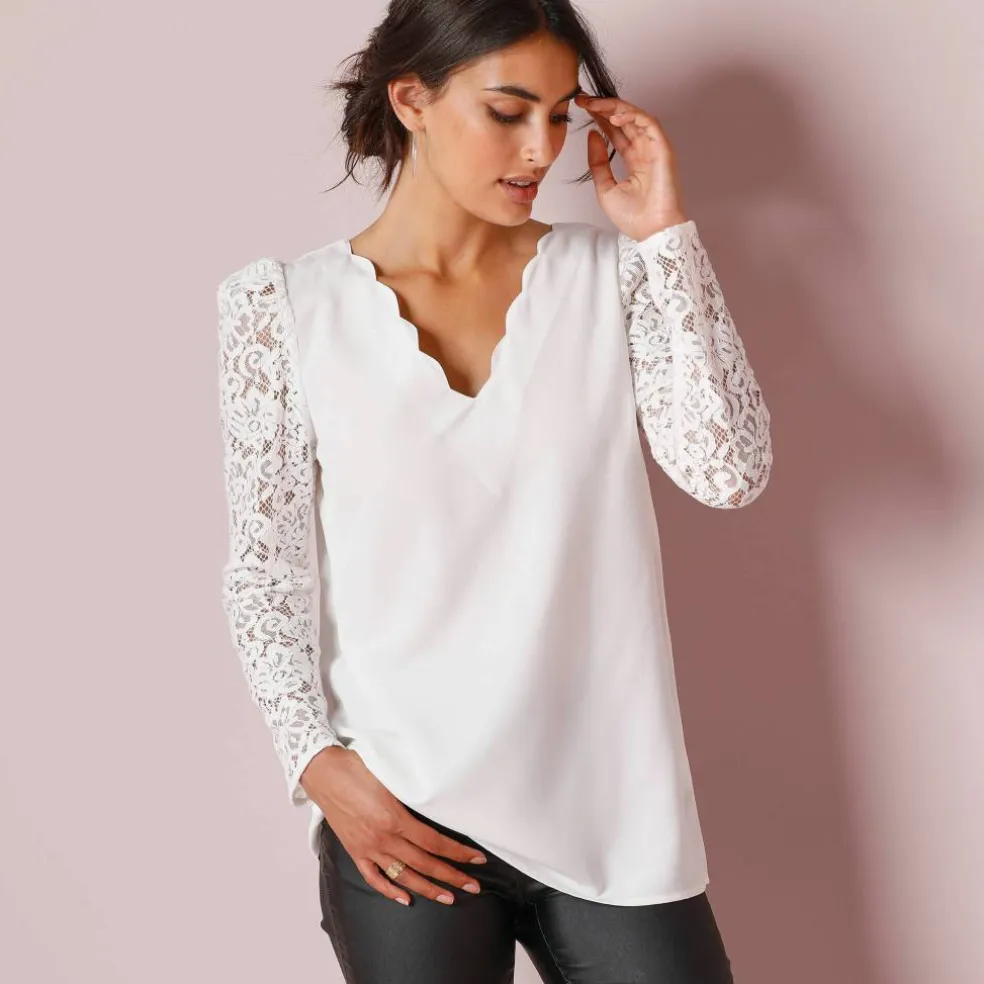 Blouse décolleté festonné dos, manches dentelle