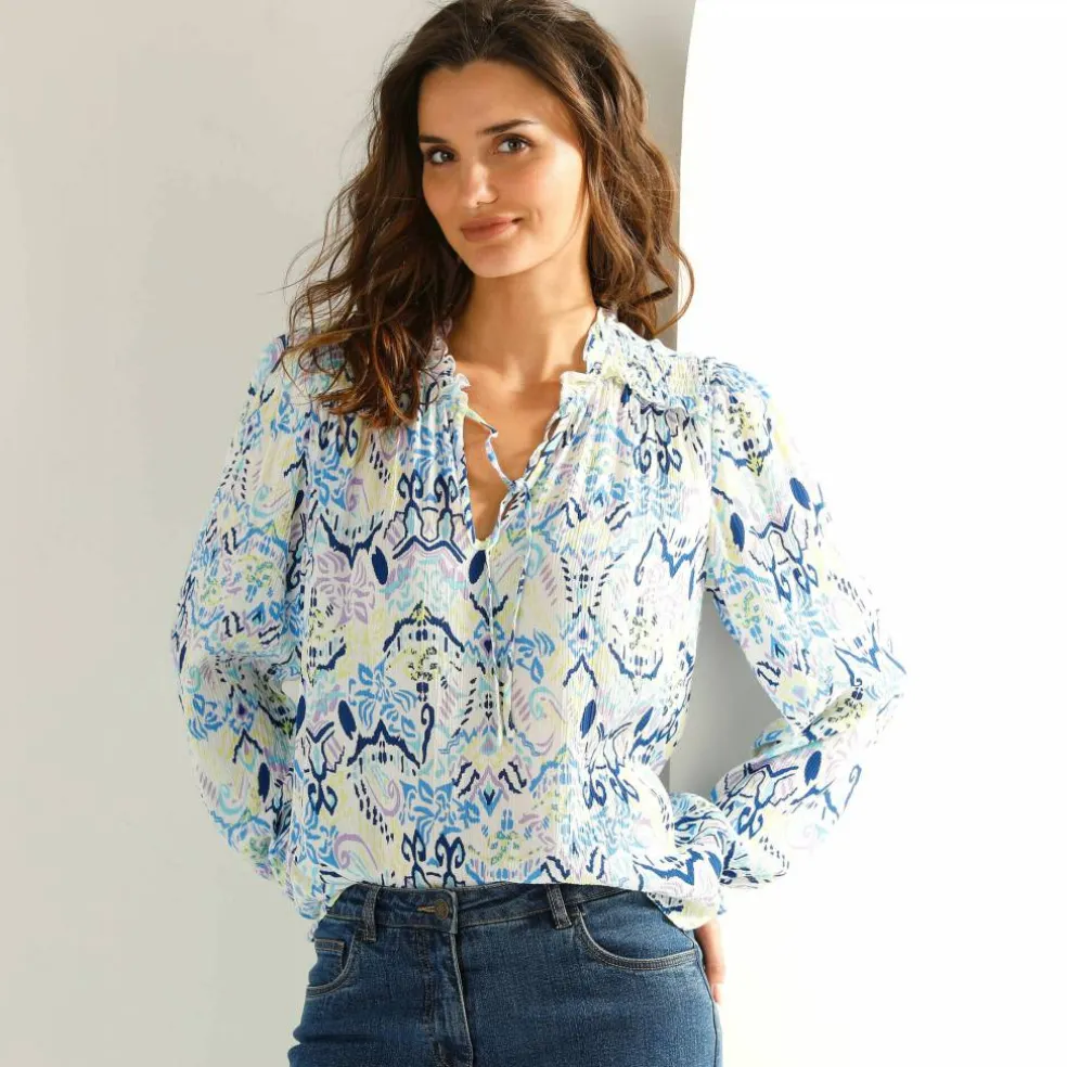 Blouse smockée col volanté, voile imprimée