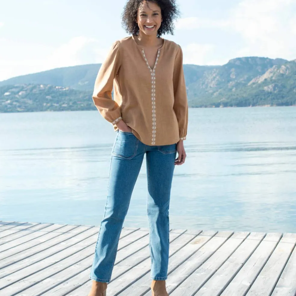 Blouse unie brodée en coton, col fendu