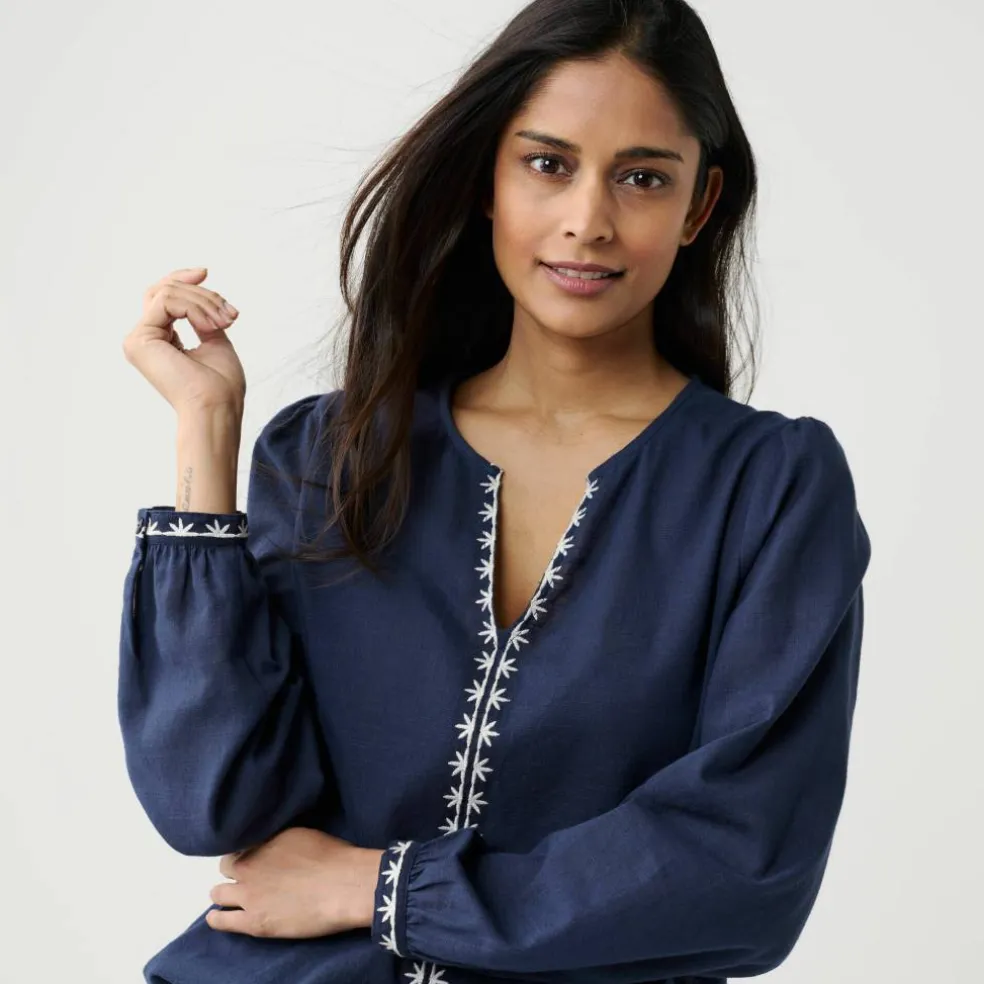Blouse unie brodée en coton, col fendu