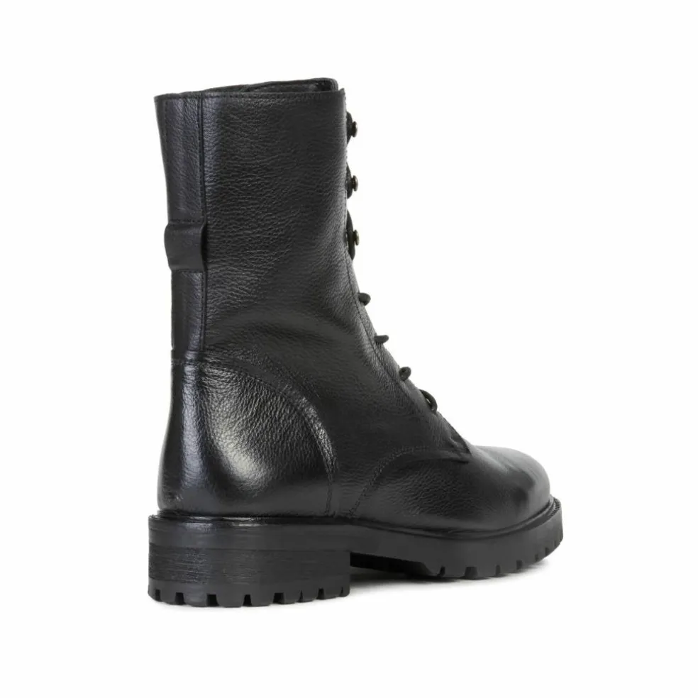 Boots noir semelle crantée dessus cuir