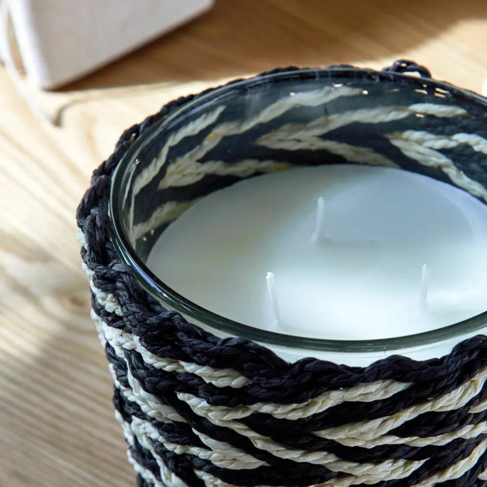 Bougie parfumée et panier tressé