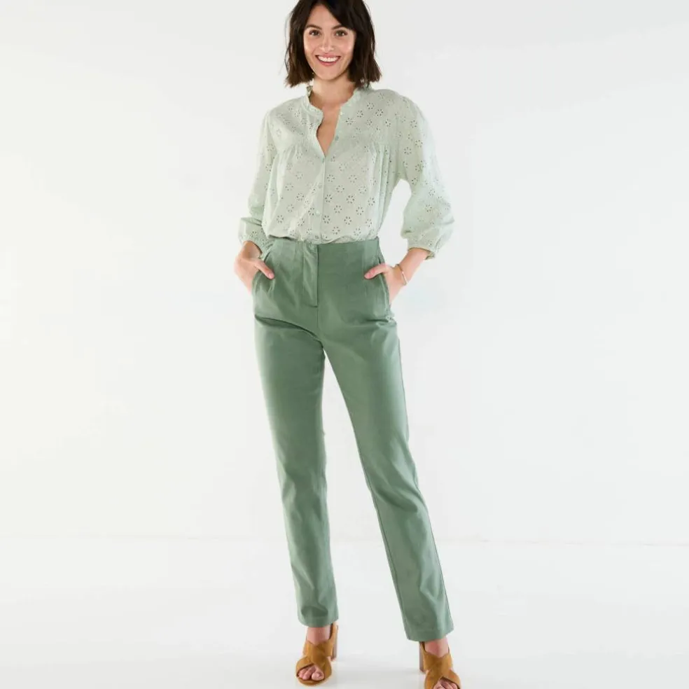 Chemisier broderie anglaise, smocks et col volanté