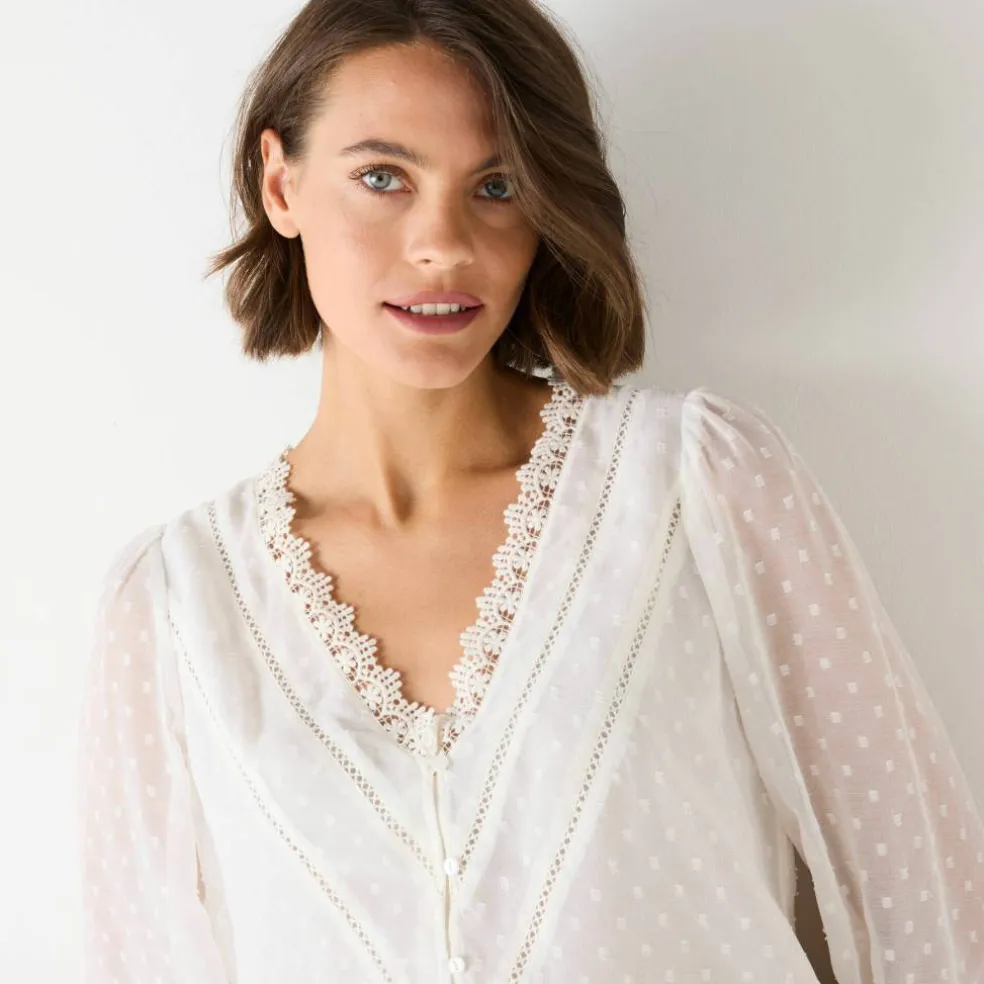 Chemisier voile plumetis, détails macramé