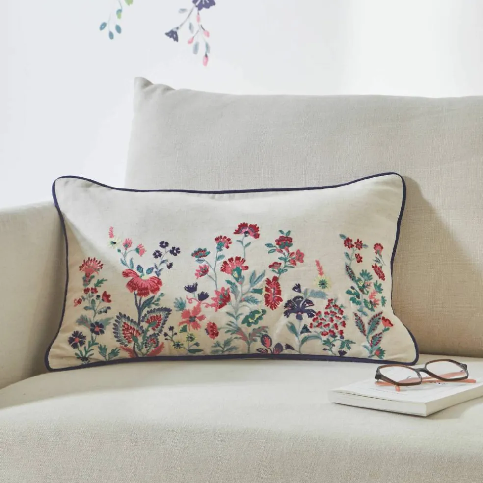 Coussin brodé fleurs Folk