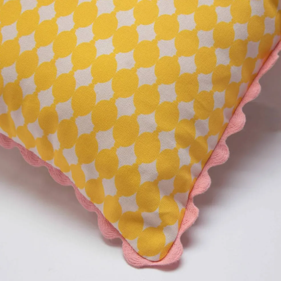 Coussin imprimé bicolore galon écailles