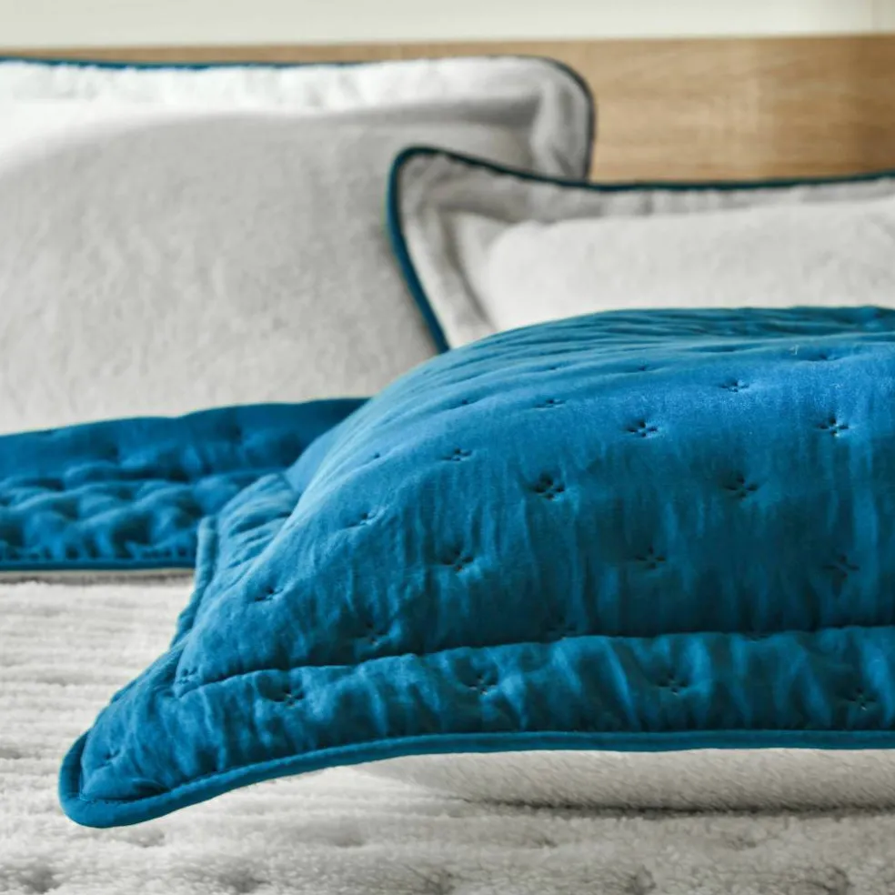 Couvre-lit réversible microfibre matelassée/sherpa