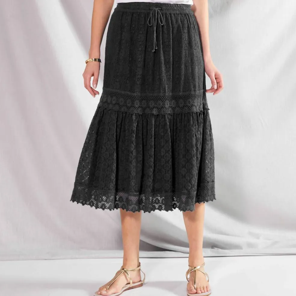Jupe mi-longue, dentelle et macramé