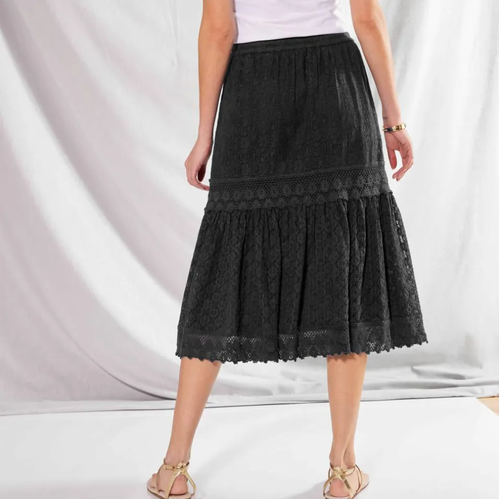 Jupe mi-longue, dentelle et macramé