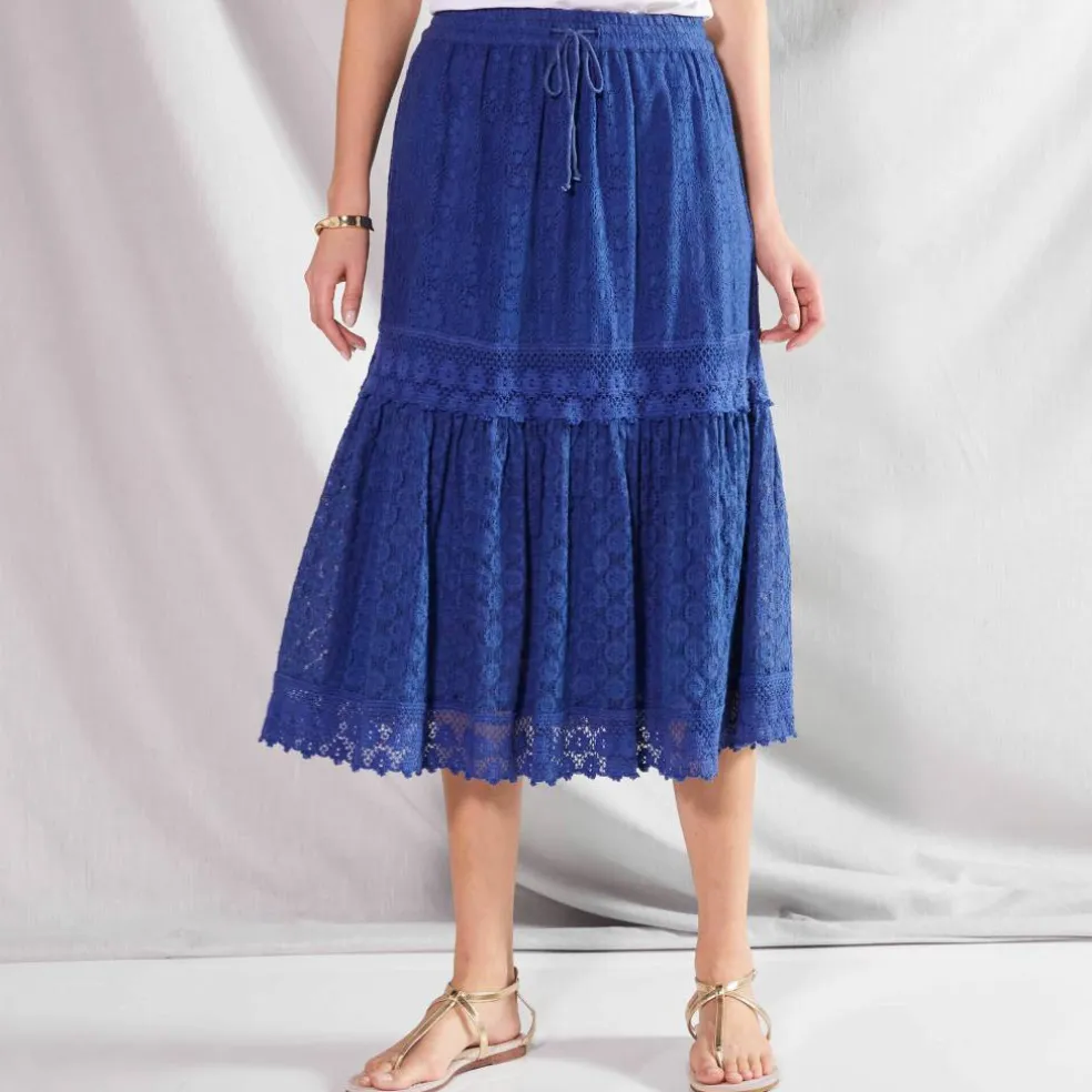 Jupe mi-longue, dentelle et macramé