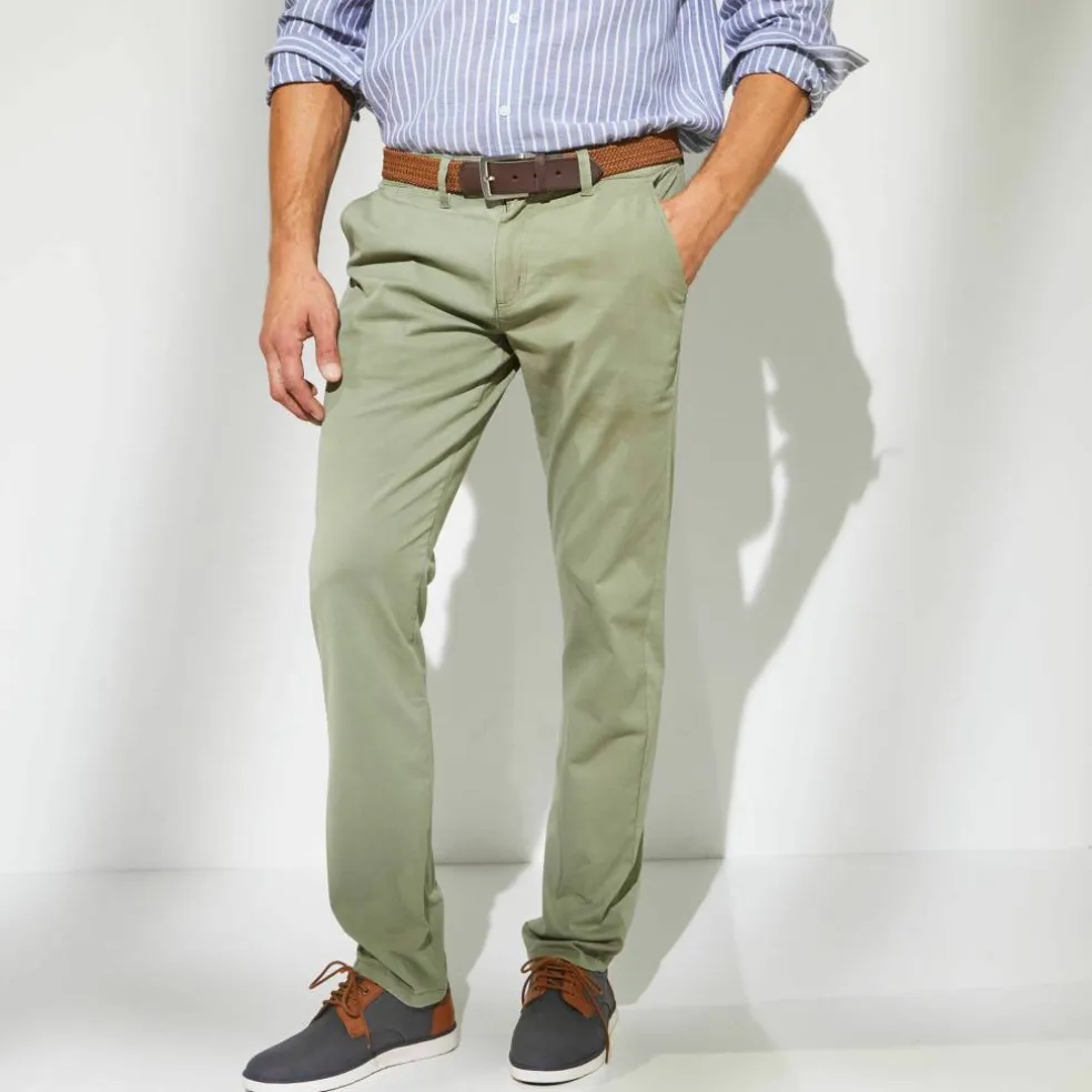 Pantalon chino ceinture arrondie sous le ventre