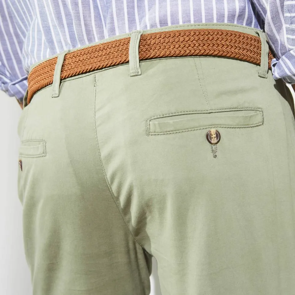 Pantalon chino ceinture arrondie sous le ventre