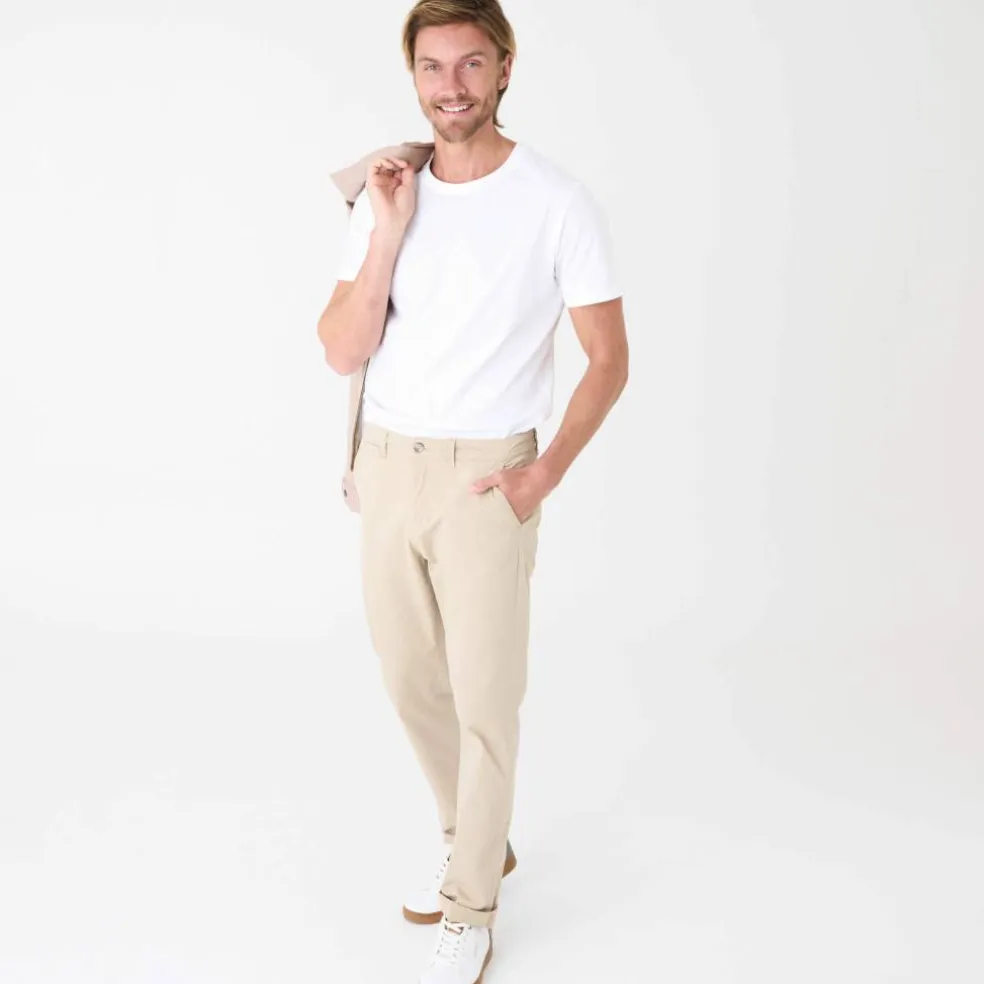 Pantalon chino ceinture arrondie sous le ventre