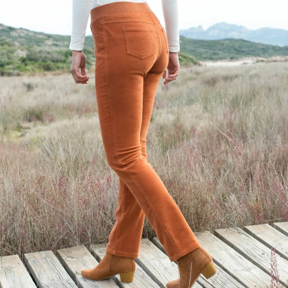 Pantalon droit "ultra-confort", en velours côtelé