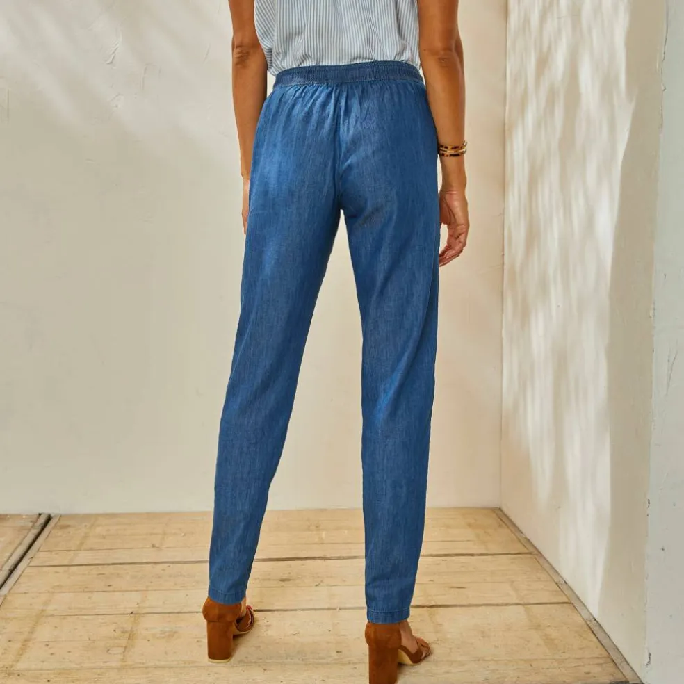Pantalon fuselé, denim léger