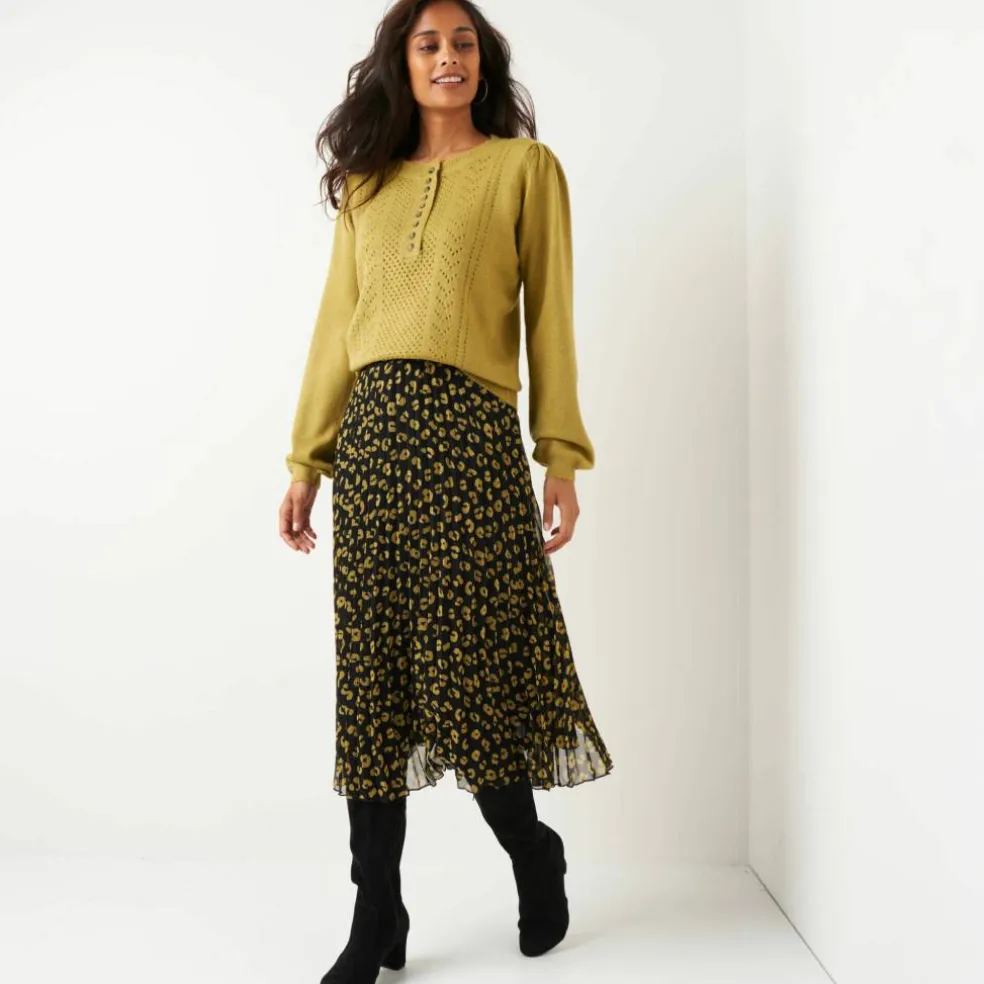 Pull ajouré col tunisien boutonné