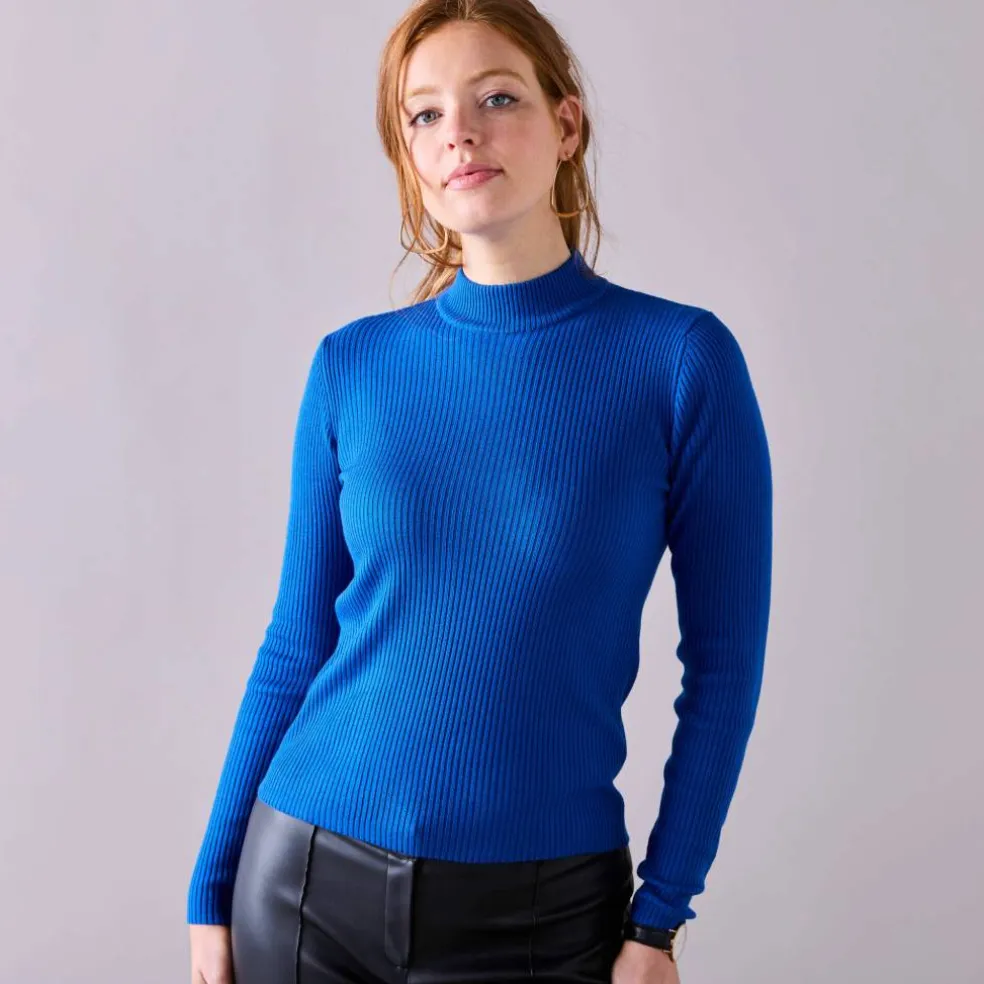 Pull col montant court, maille côtelée