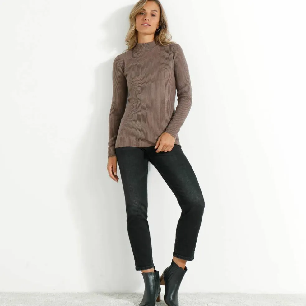 Pull col montant long, maille côtelée