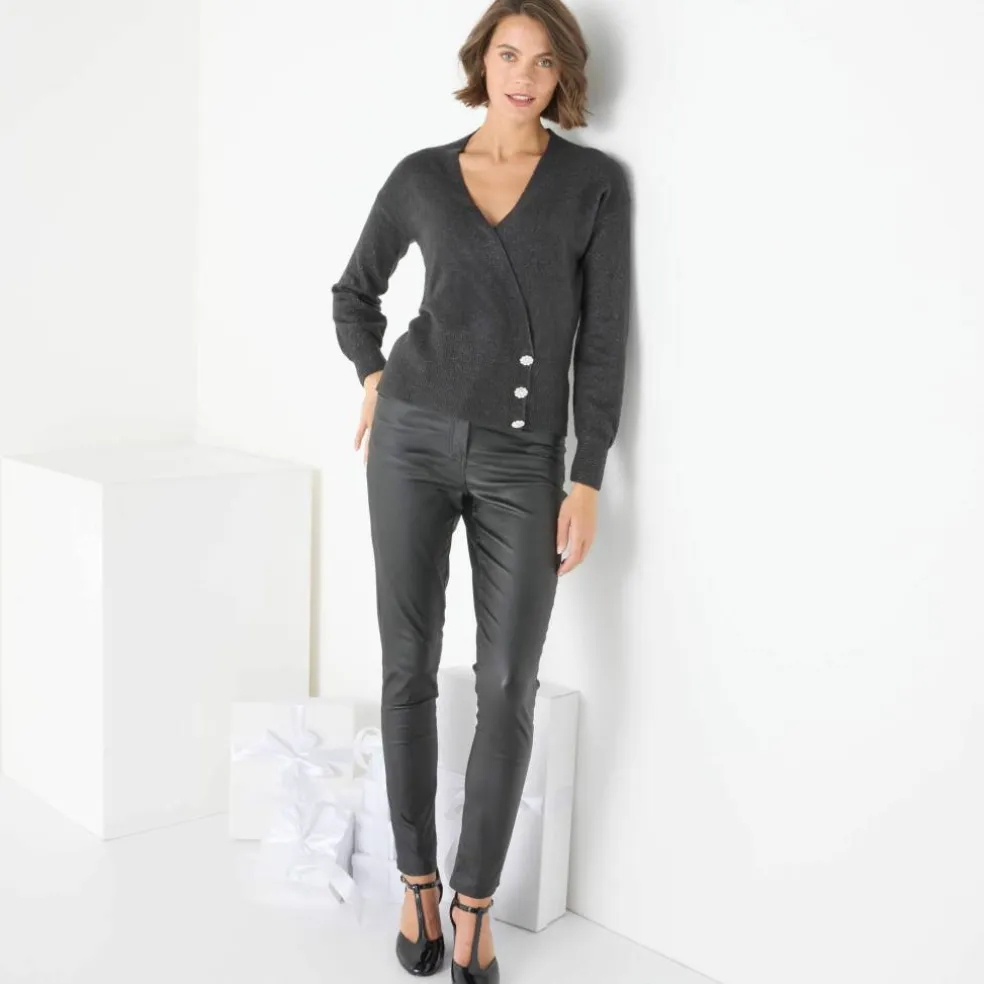Pull effet cache-coeur boutons "bijou"