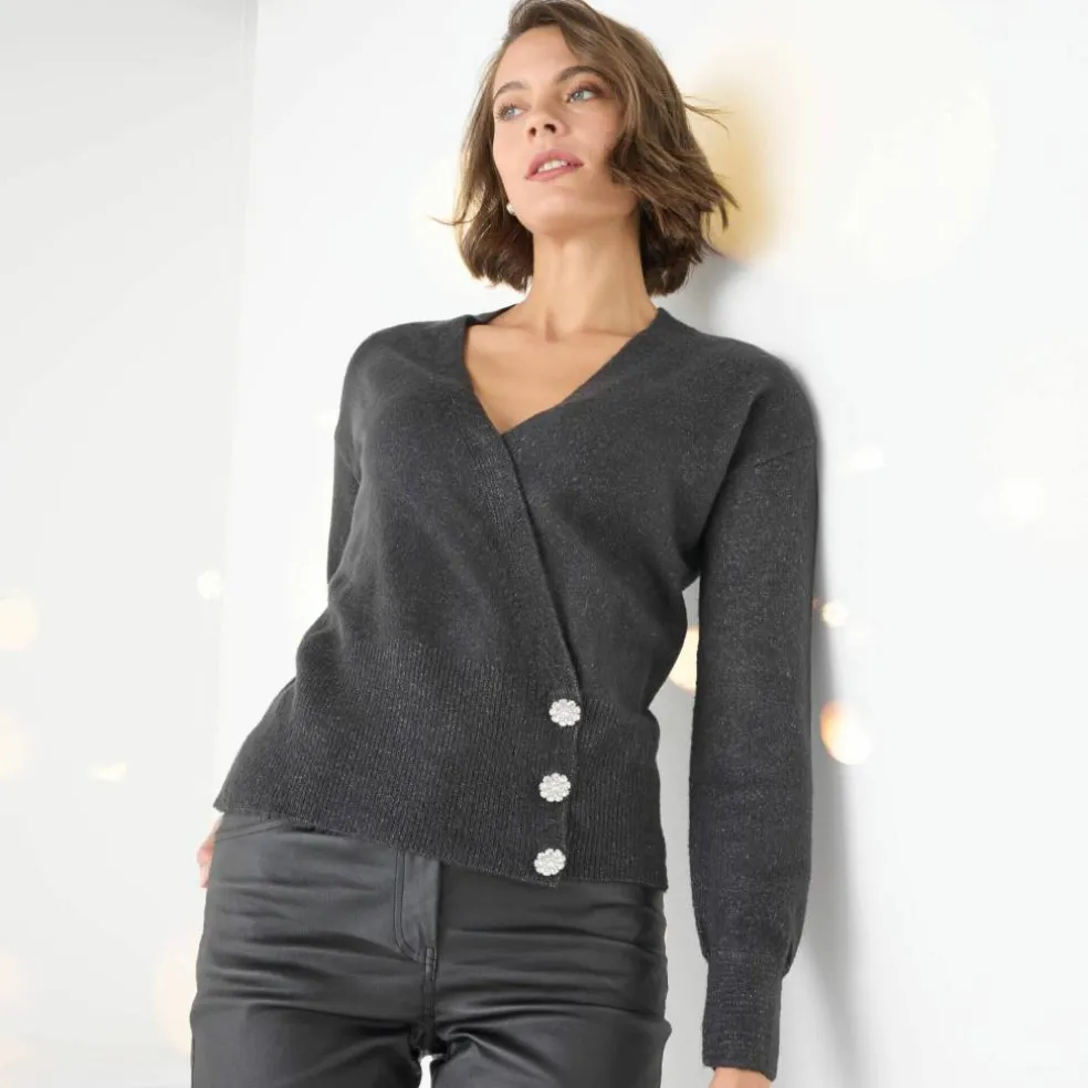 Pull effet cache-coeur boutons "bijou"