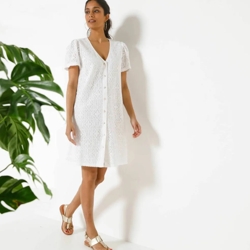 Robe courte boutonnée en dentelle, manches courtes