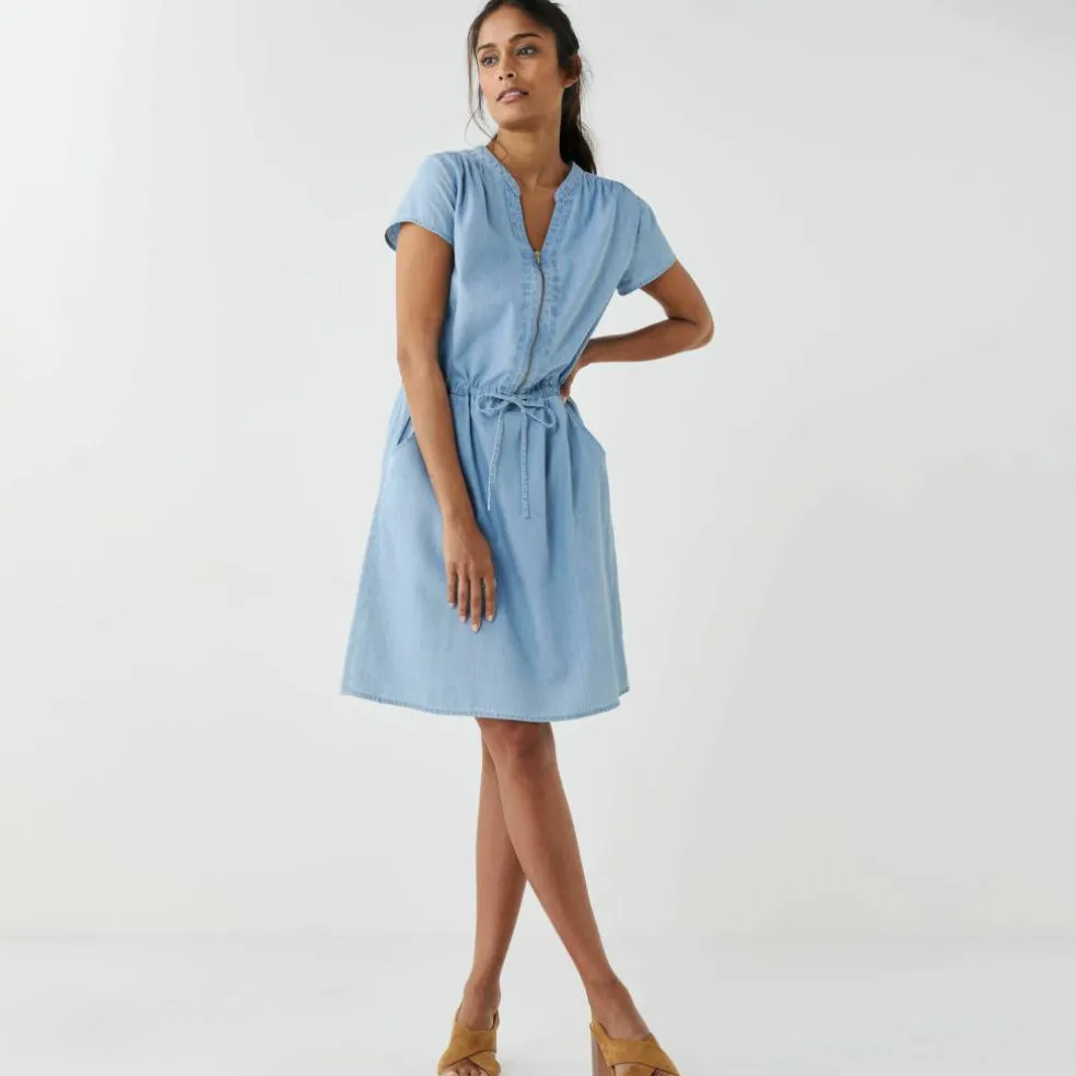 Robe courte col zippé, denim léger