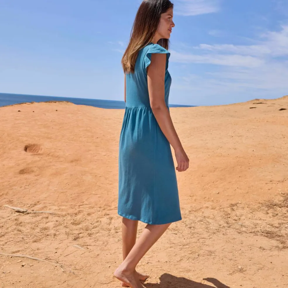 Robe courte en maille, décolleté macramé