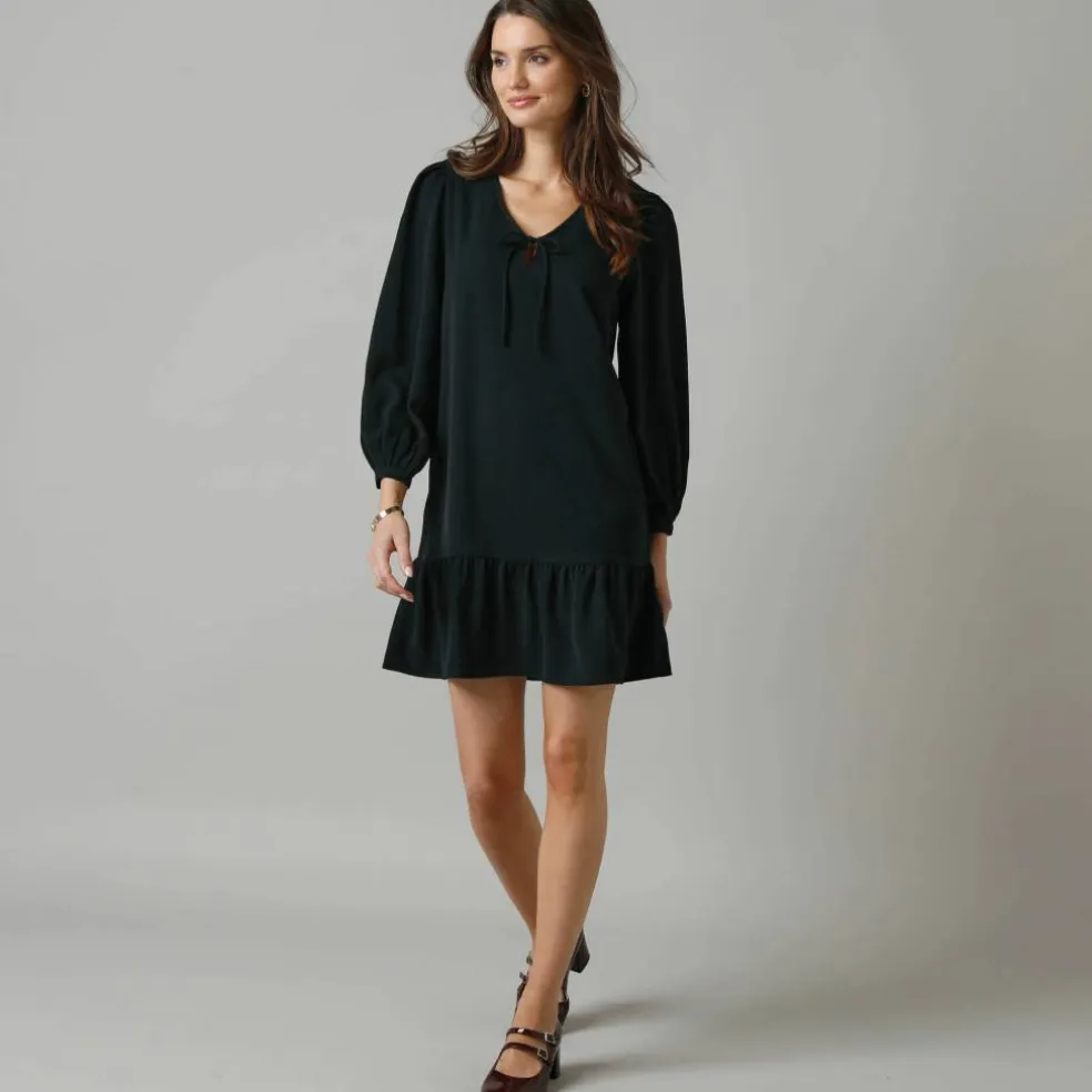 Robe courte volantée à nouettes, crêpe
