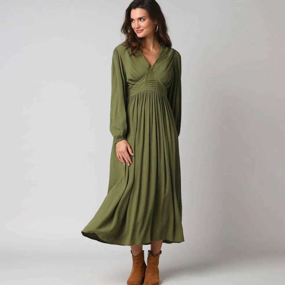 Robe longue col V manches bouffantes, en crépon