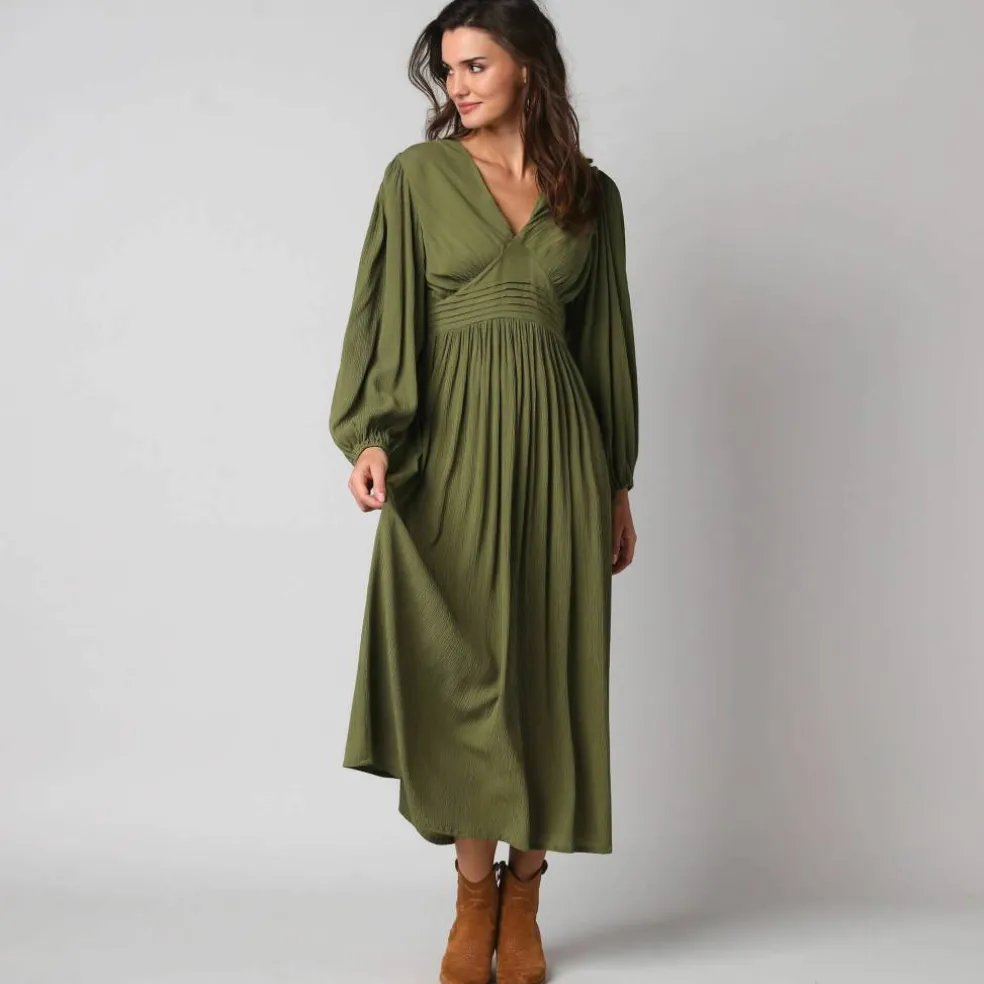 Robe longue col V manches bouffantes, en crépon