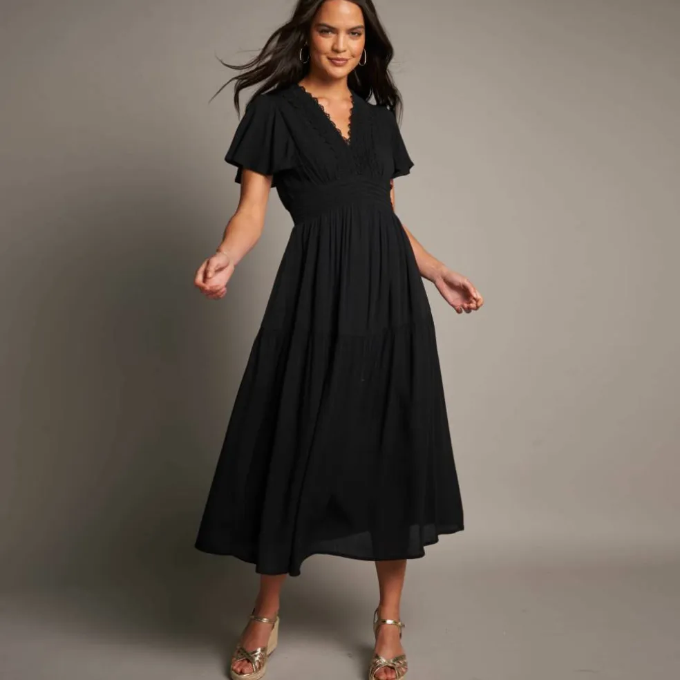 Robe longue en crépon et macramé
