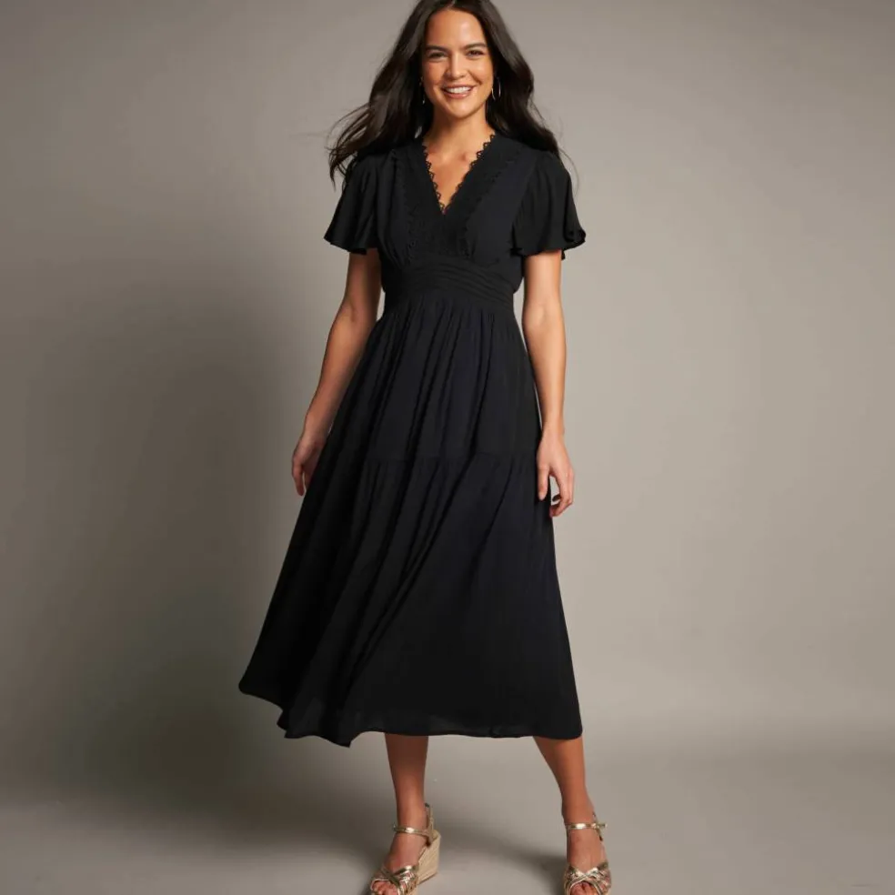 Robe longue en crépon et macramé