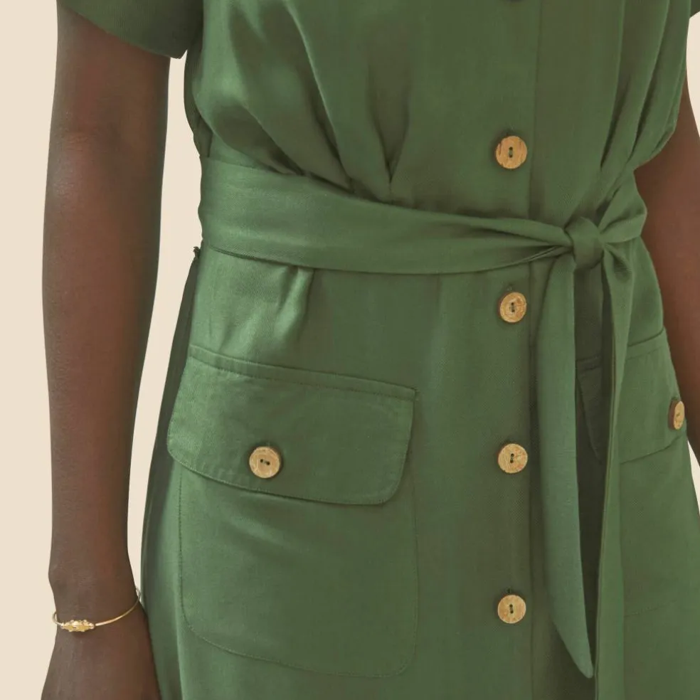Robe saharienne boutonnée unie, manches courtes