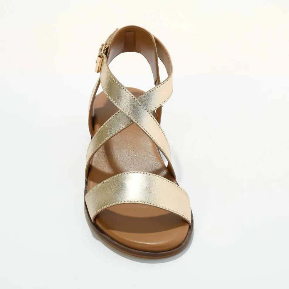 Sandales à brides croisées en cuir