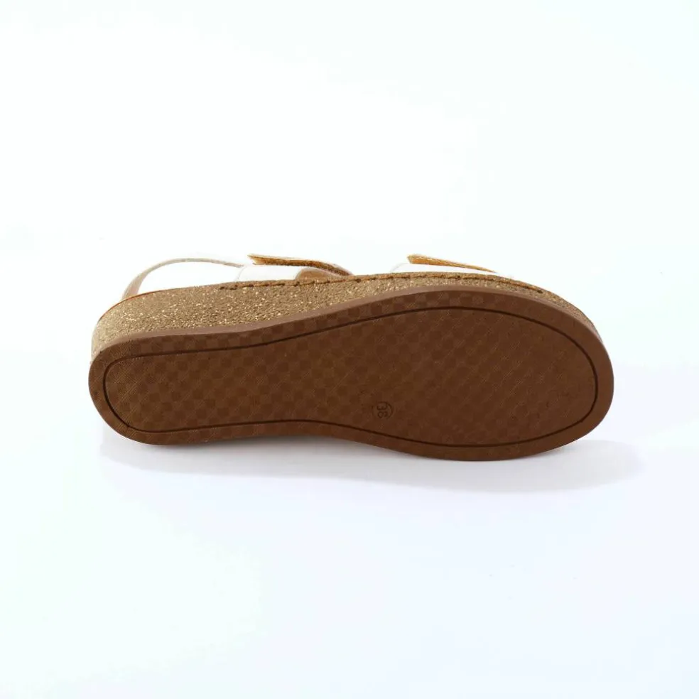 Sandales scratchées largeur confort en cuir