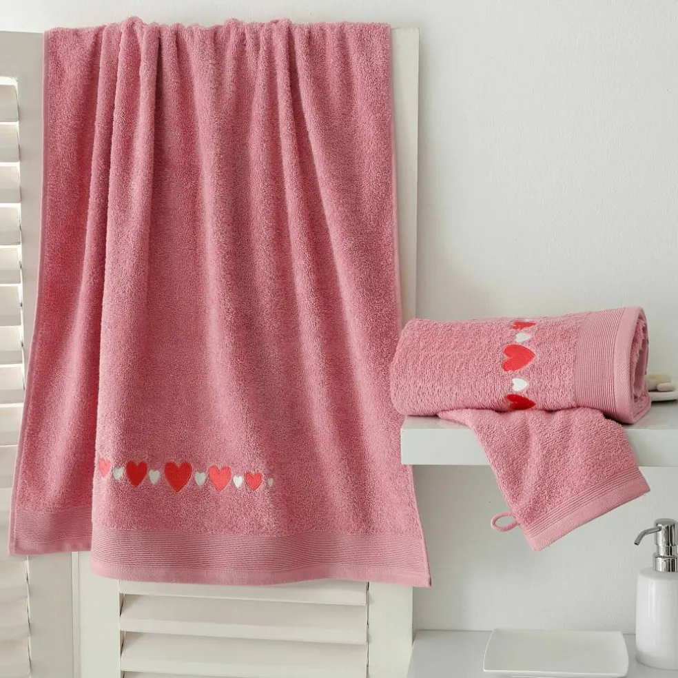 Serviettes de bain brodées cœurs