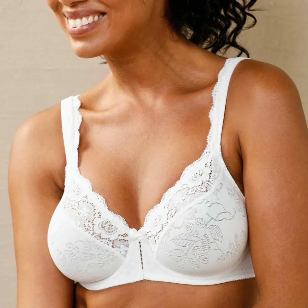 Soutien-gorge emboîtant en maille satinée et dentelle «Stelina" - avec armatures