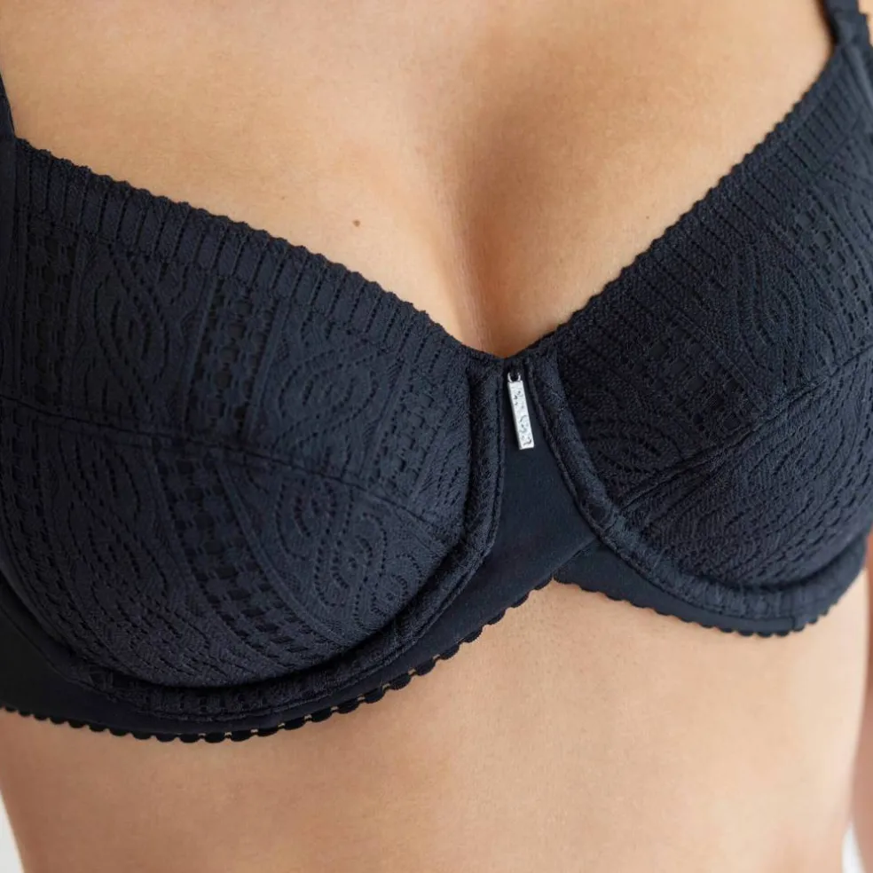 Soutien-gorge en dentelle "Easy Support" de Chantelle®, avec armatures.