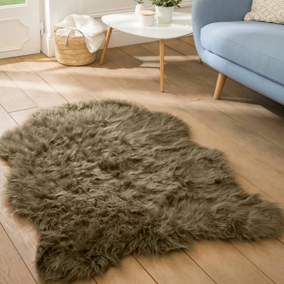 Tapis poils forme peau de bête