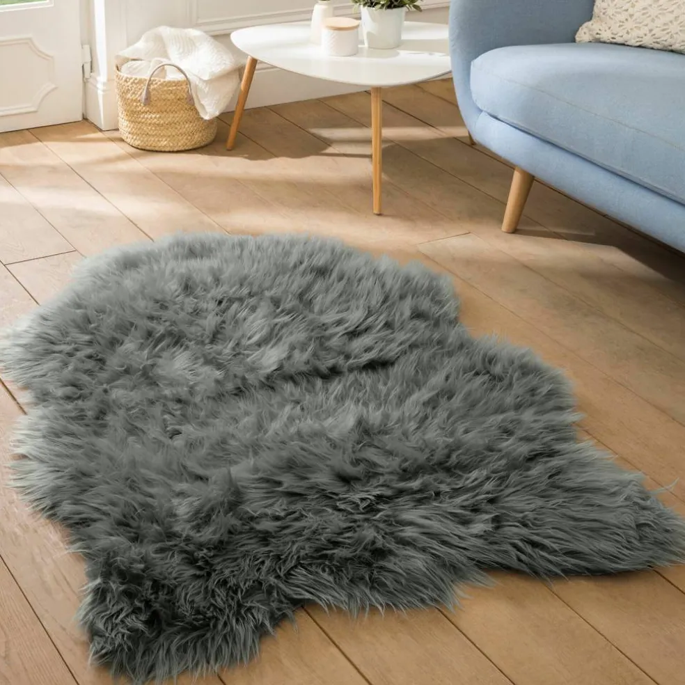 Tapis poils forme peau de bête