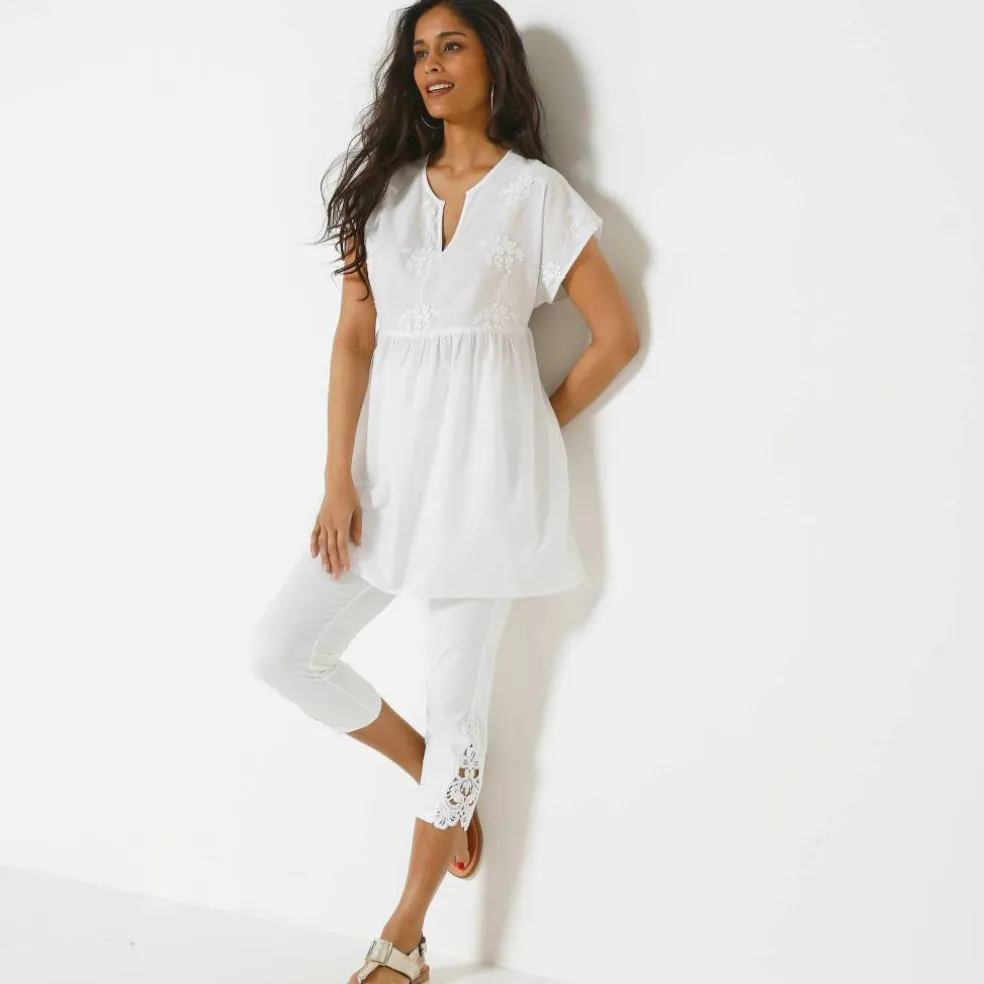 Tunique à plastron broderie anglaise, manches courtes