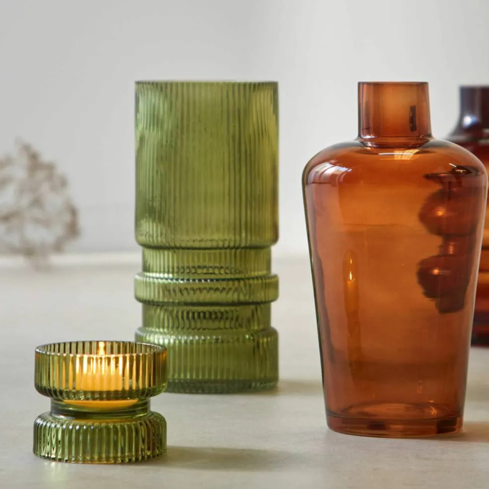 Vase strié en verre